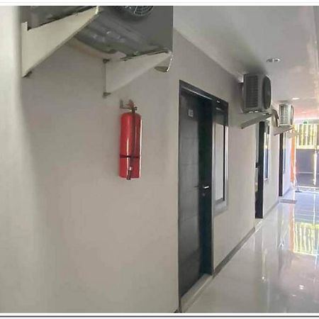 Losmen Family Syariah Bypass Juanda Mitra Reddoorz Brebek Экстерьер фото