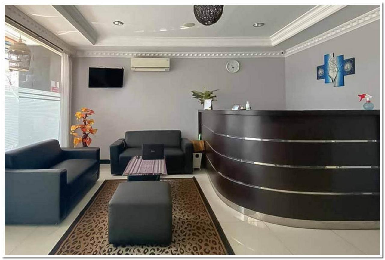 Losmen Family Syariah Bypass Juanda Mitra Reddoorz Brebek Экстерьер фото